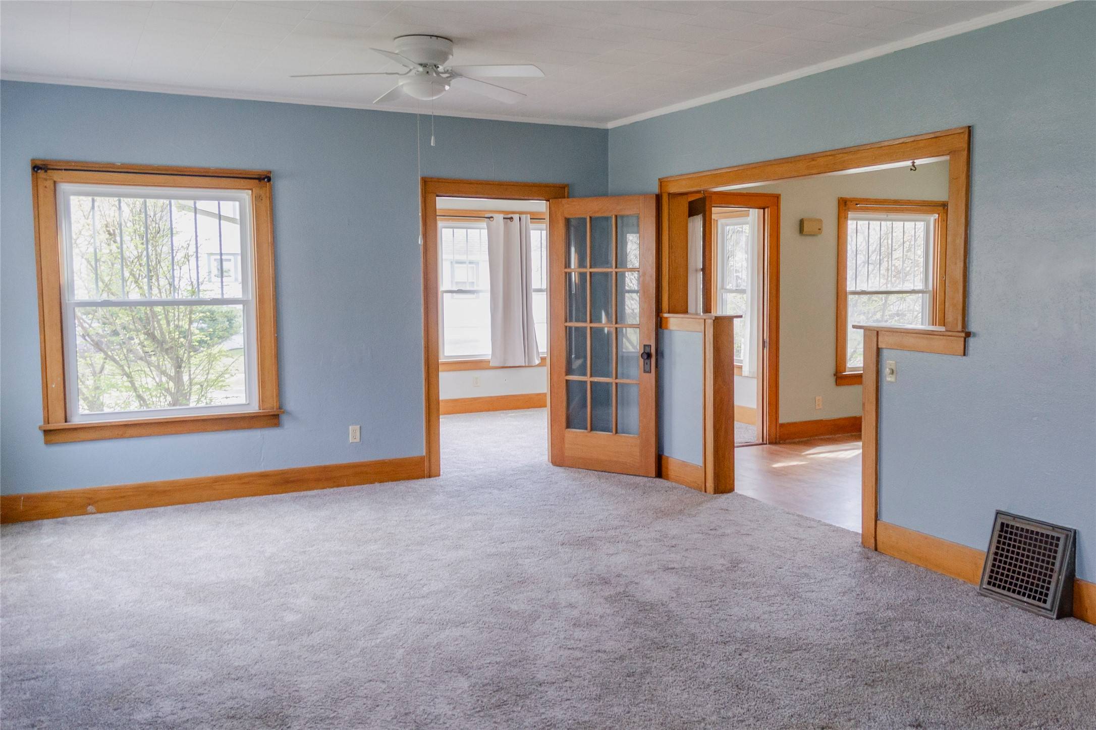 Ames, IA 50010,1003 Clark Avenue