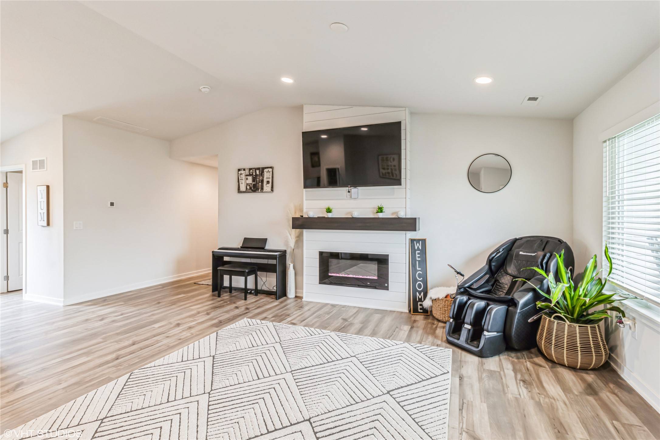 Des Moines, IA 50317,4409 E 44th Street