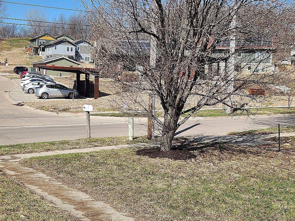 Iowa City, IA 52246,946 Miller Avenue