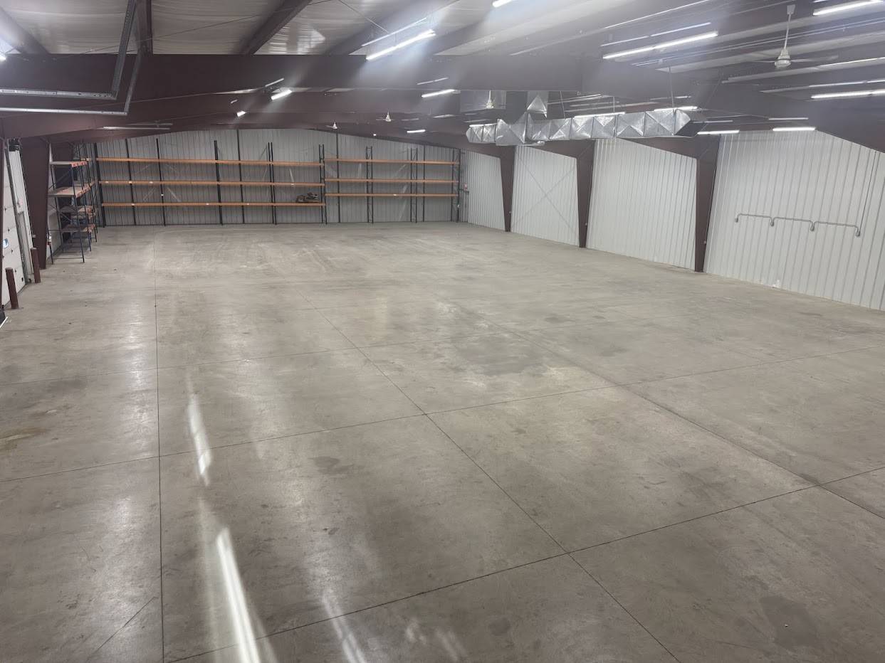 Pella, IA 50219,207 SE 16th Street