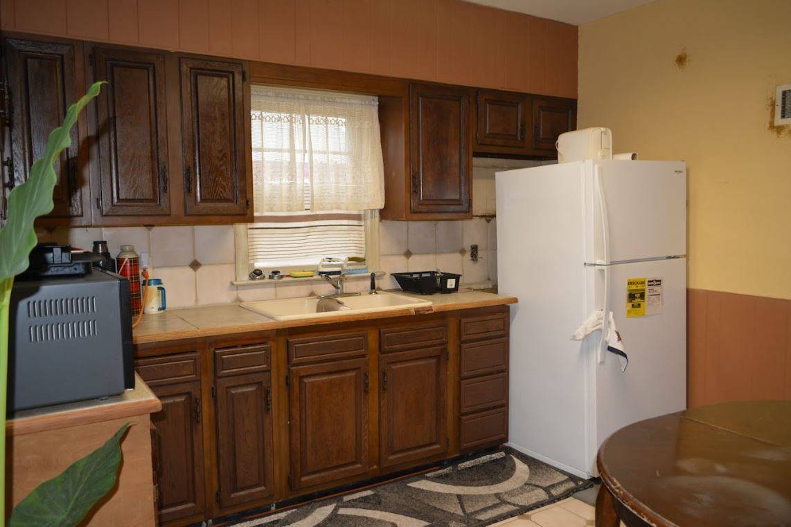 Des Moines, IA 50317,1718 E 24th Street