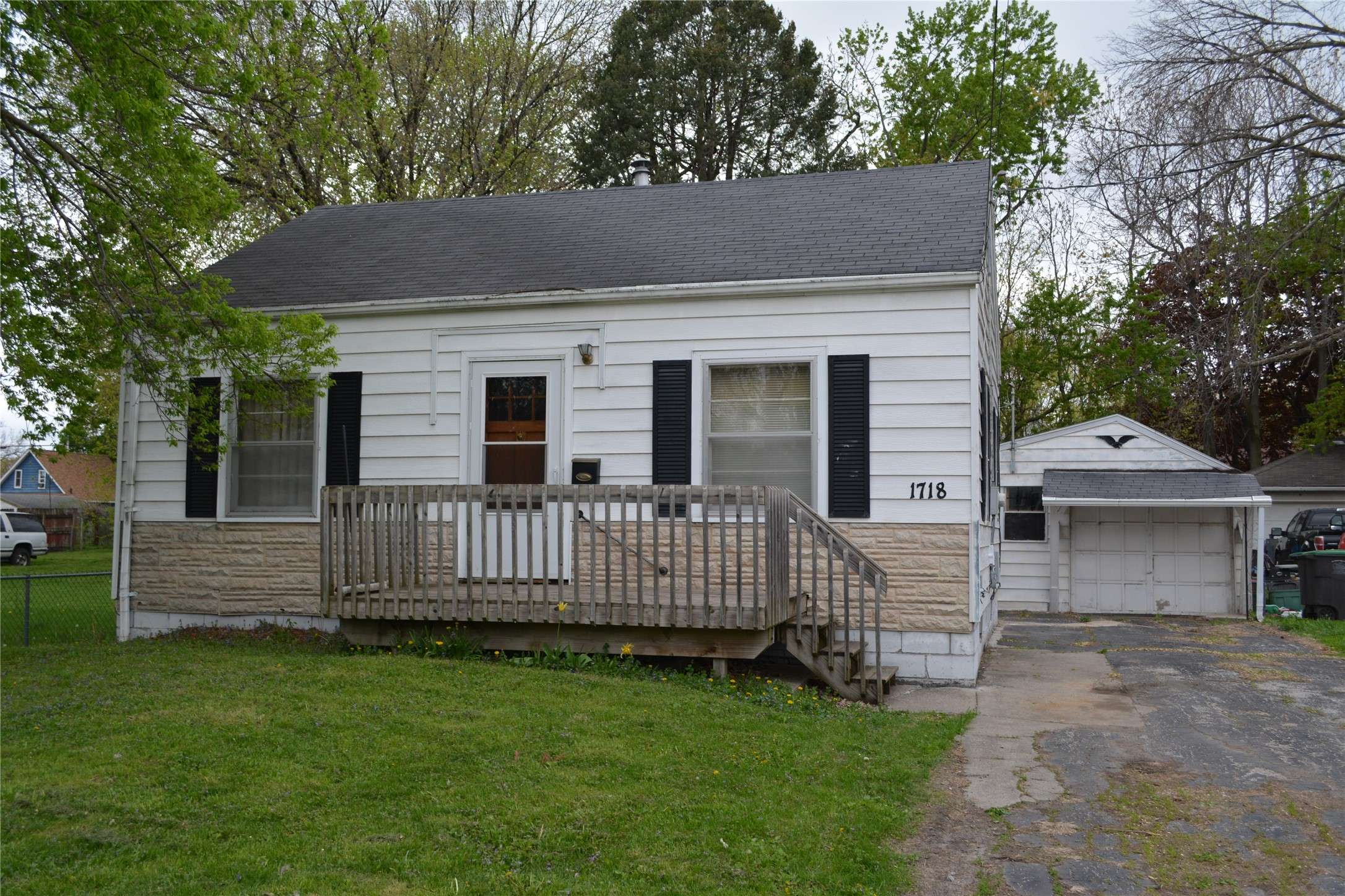 Des Moines, IA 50317,1718 E 24th Street