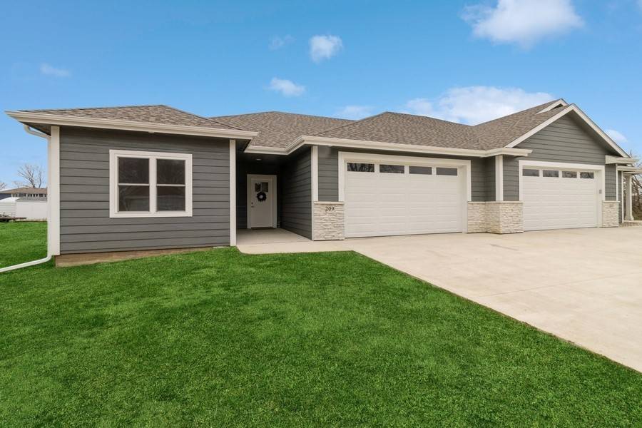 Newton, IA 50208,2391 N 10th Avenue E