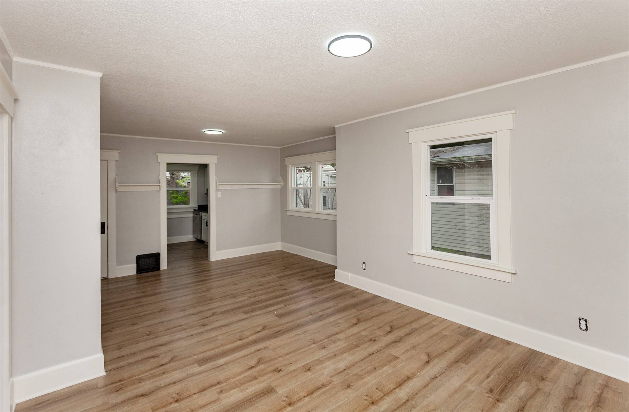 Des Moines, IA 50316,1316 Hull Avenue