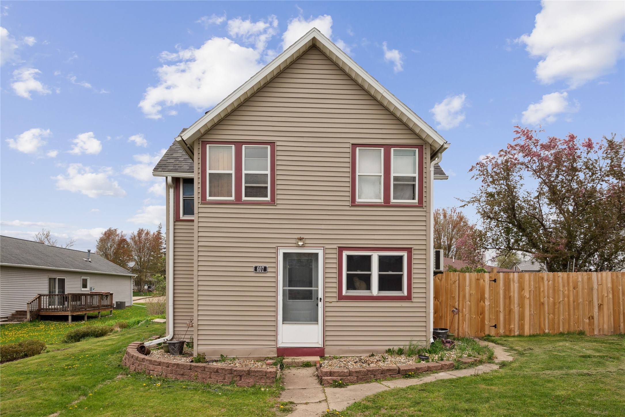 State Center, IA 50247,607 4th Street SW