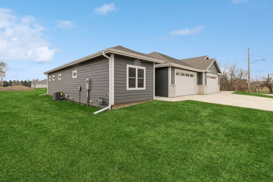 Newton, IA 50208,2367 N 10th Avenue E