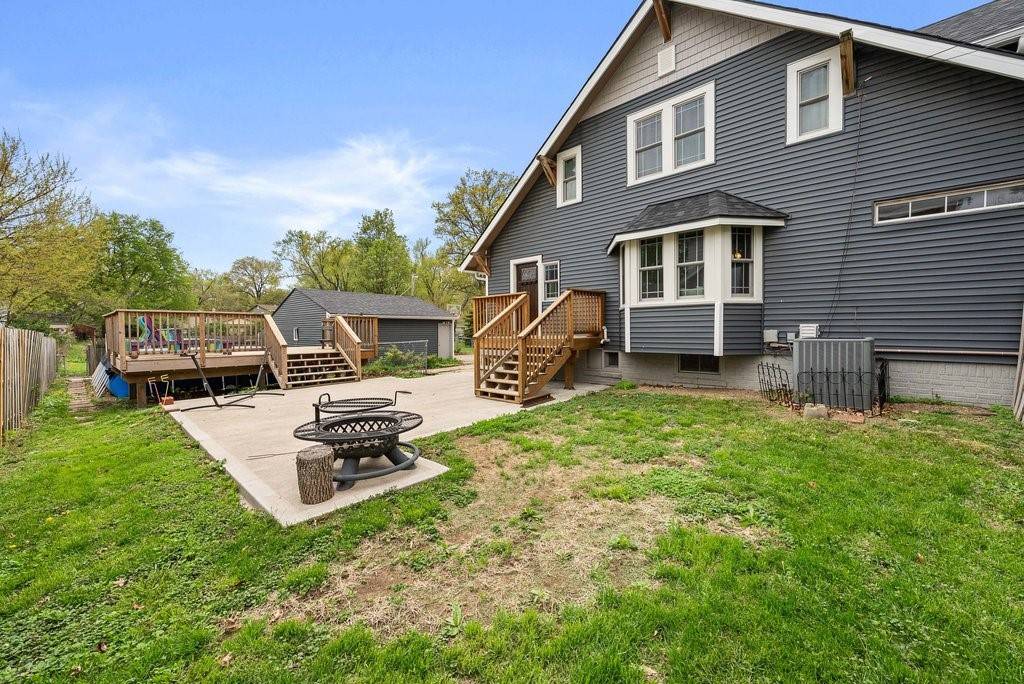 Des Moines, IA 50310,4714 Douglas Avenue