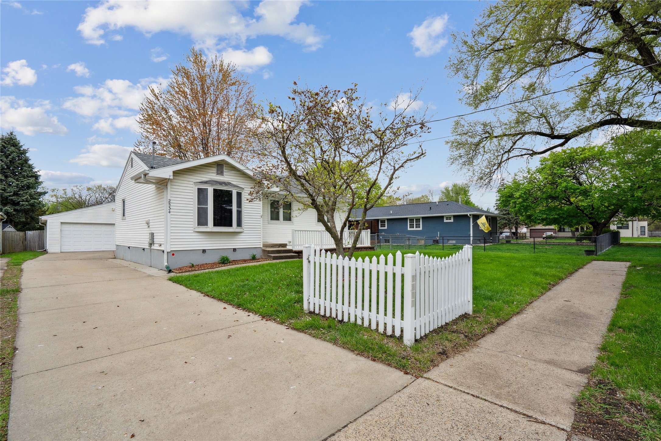 Des Moines, IA 50317,2534 Lay Street