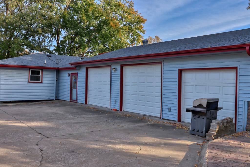 Monroe, IA 50170,617 N Main Street