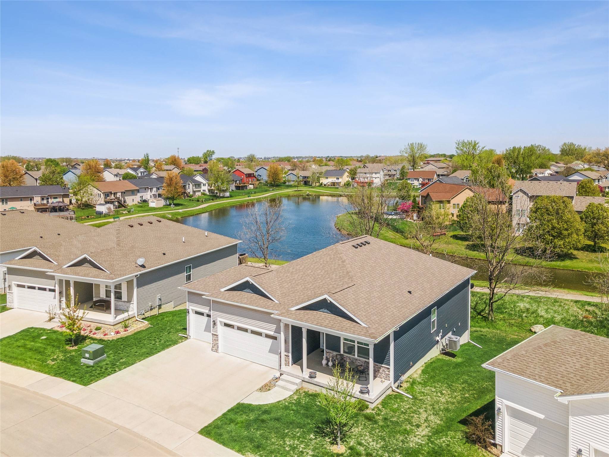 Ankeny, IA 50021,332 SE Willow Run Lane