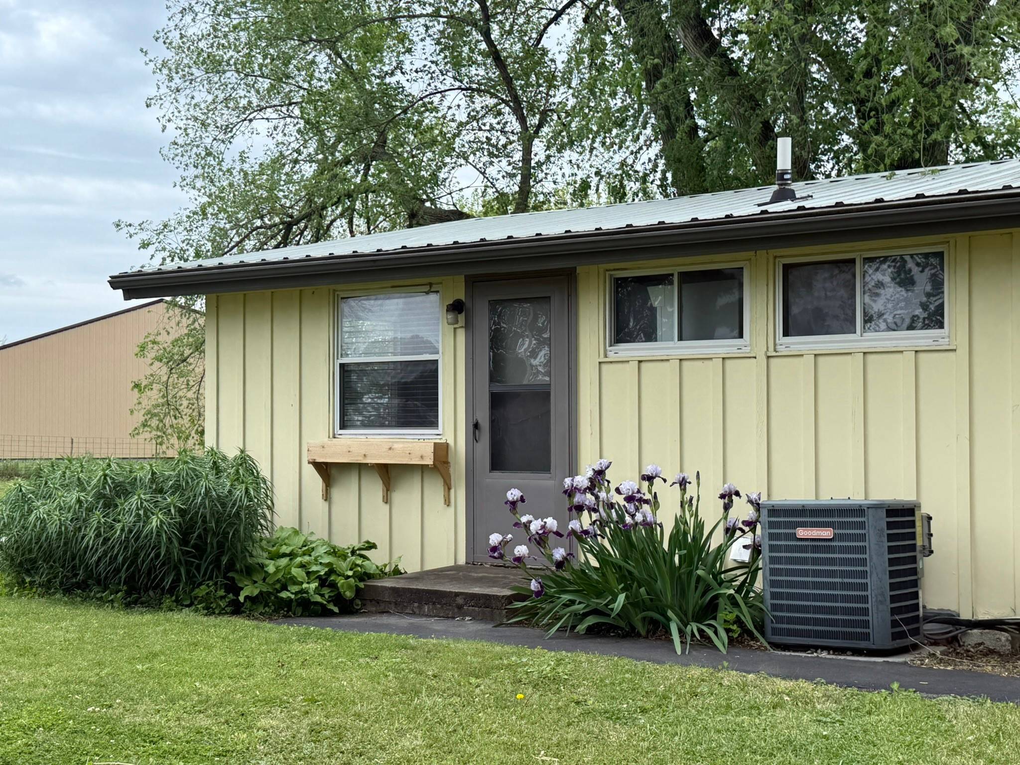 Gilman, IA 50106,114 S Maple Street