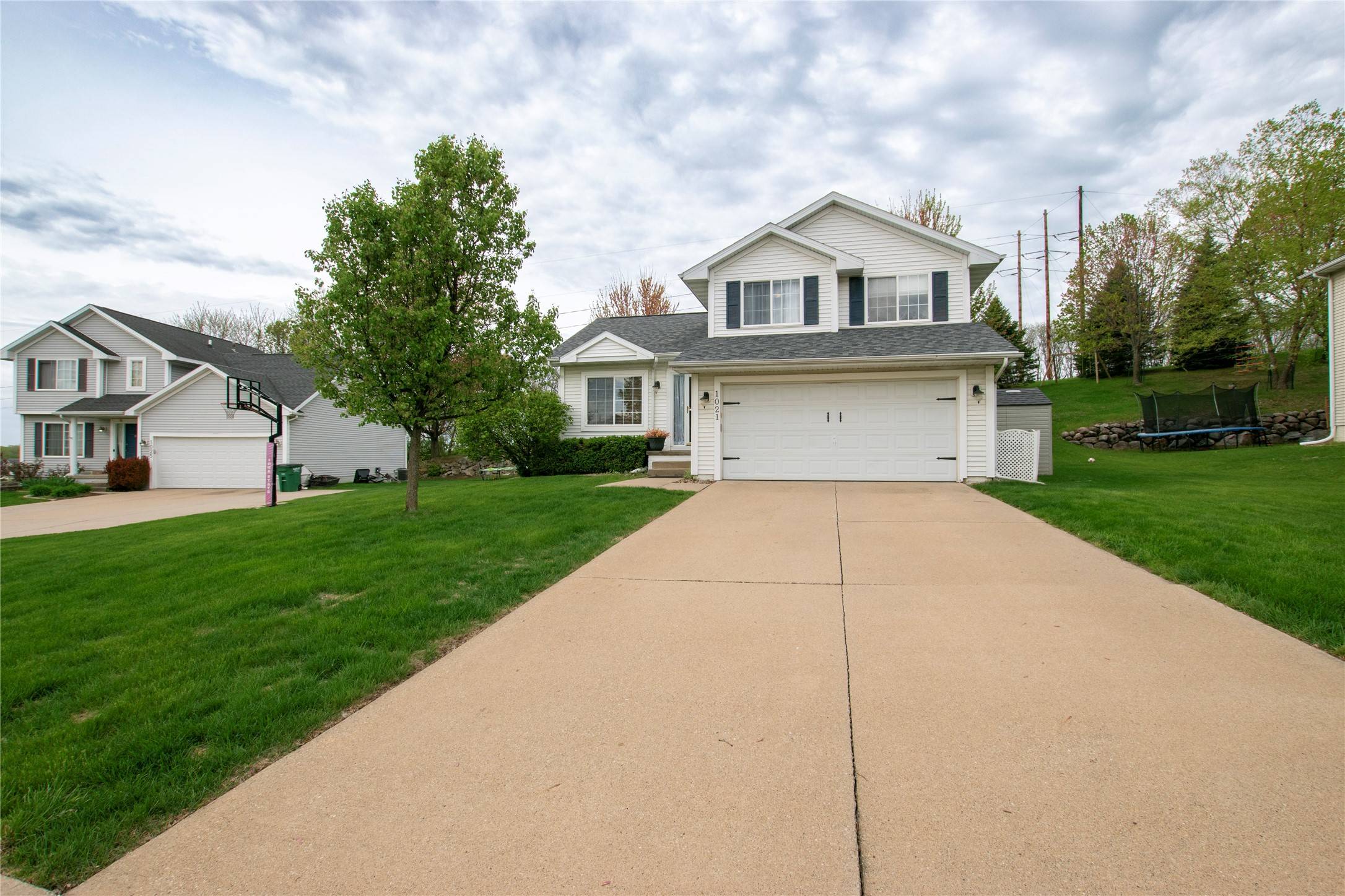 West Des Moines, IA 50265,1021 Ridgewood Court