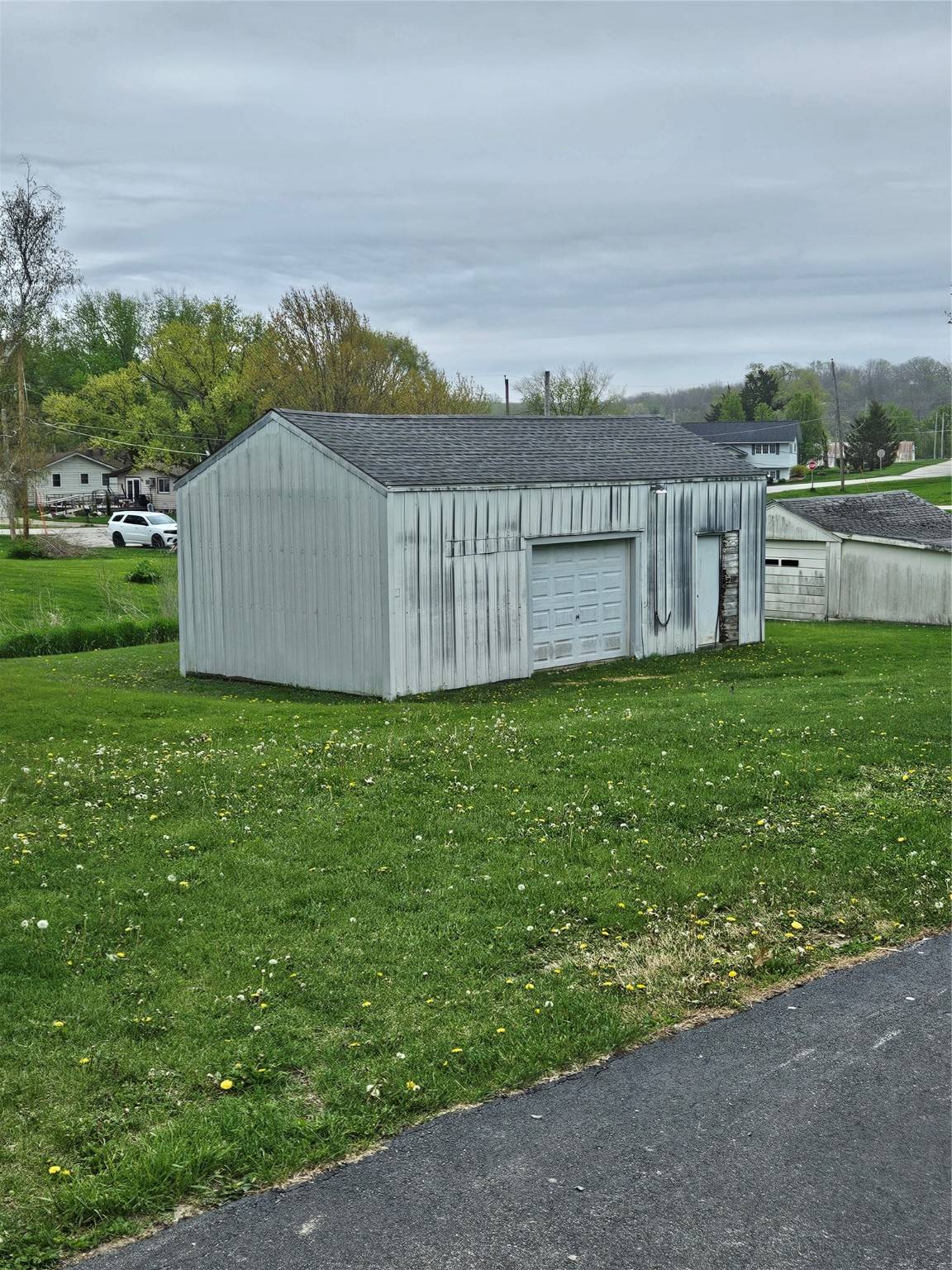 De Soto, IA 50069,408 Maple Street