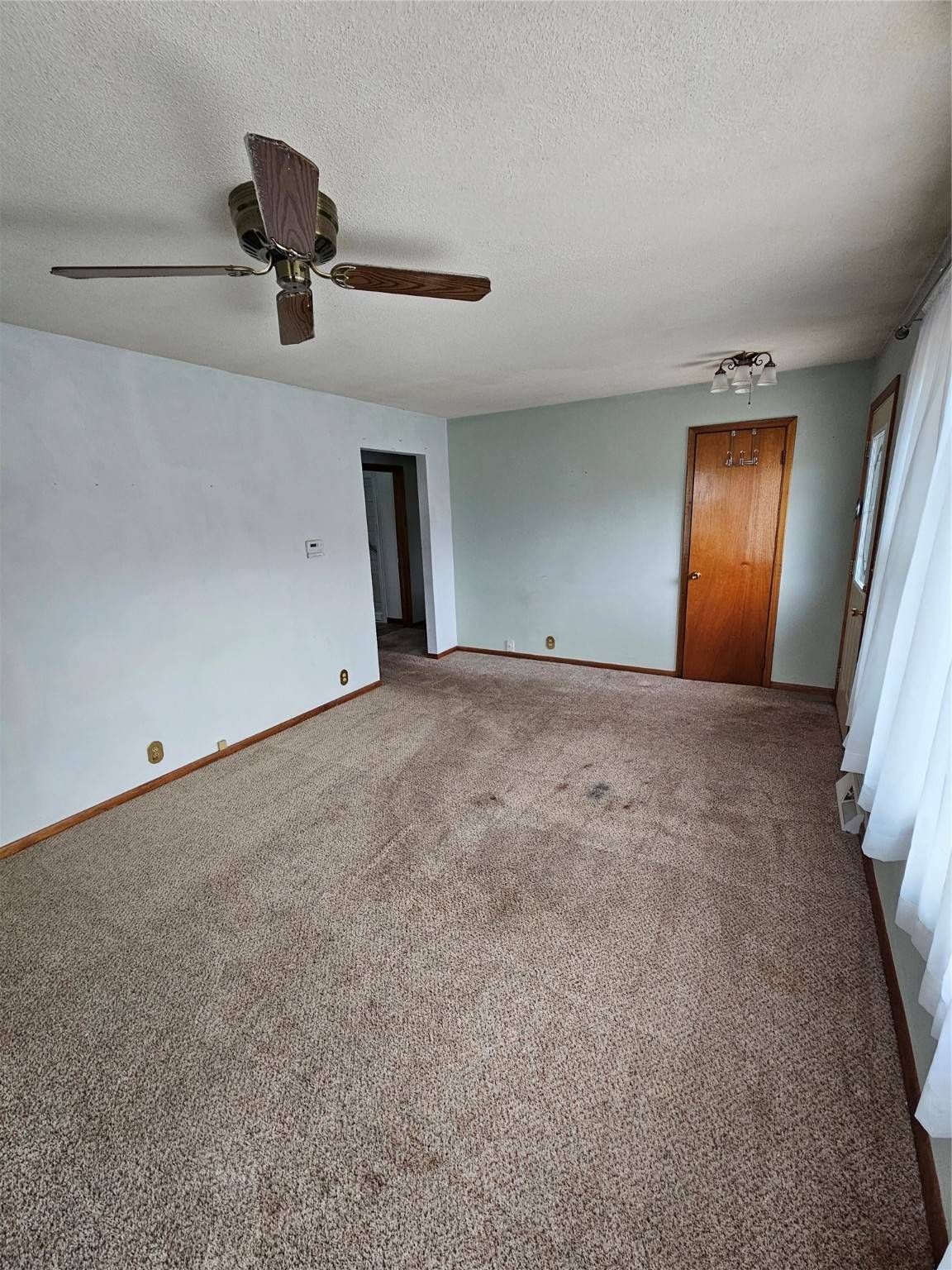 De Soto, IA 50069,408 Maple Street