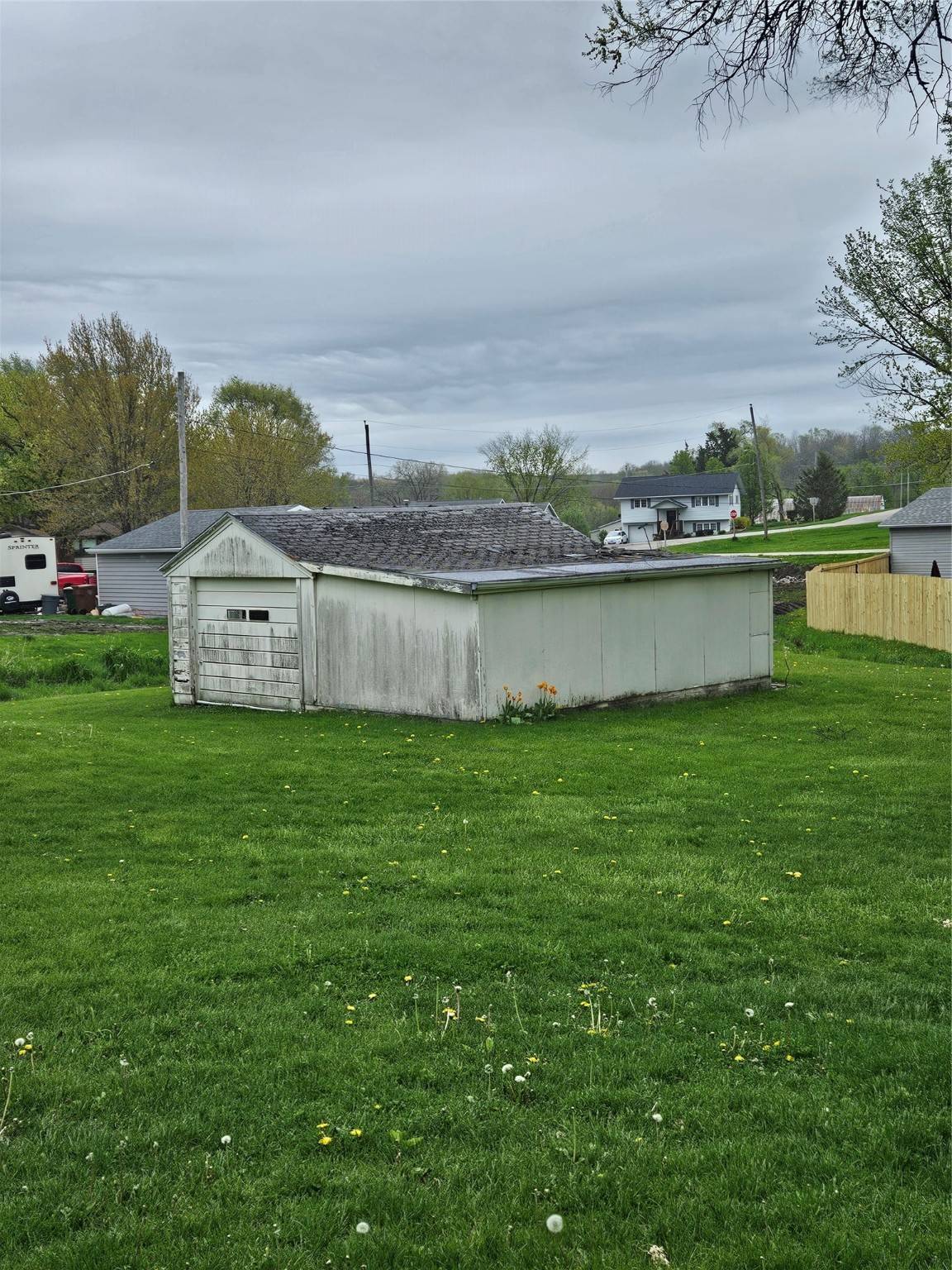 De Soto, IA 50069,408 Maple Street