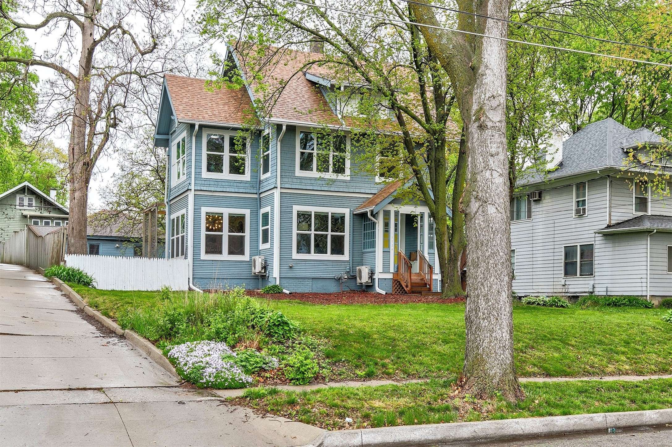 Des Moines, IA 50311,1126 36th Street
