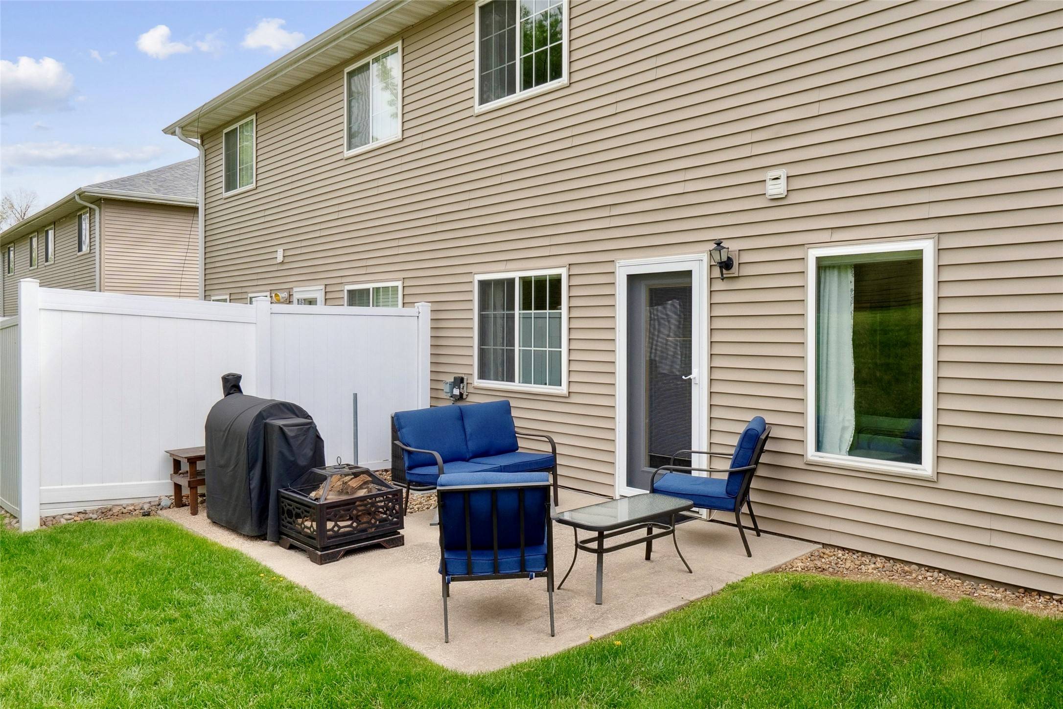 Grinnell, IA 50112,240 4th Avenue W