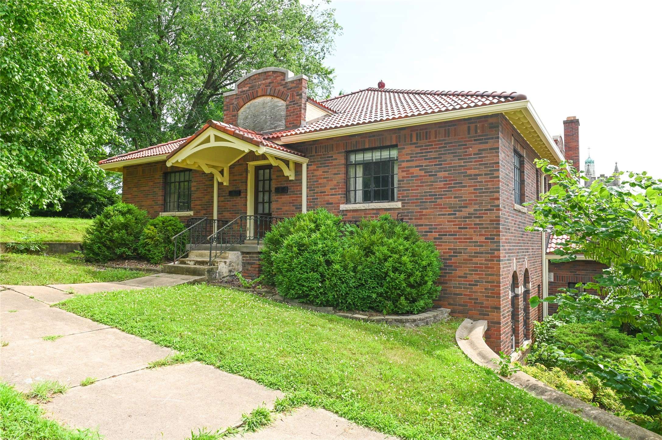 Ottumwa, IA 52501,220 N Court Street