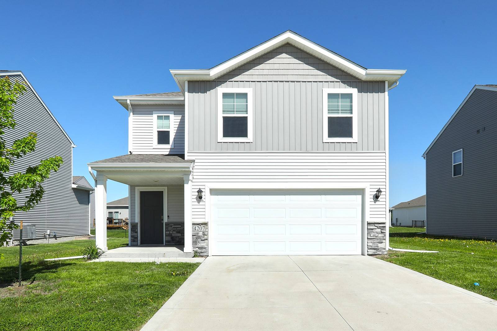 Ankeny, IA 50023,4207 NW Cedarwood Drive