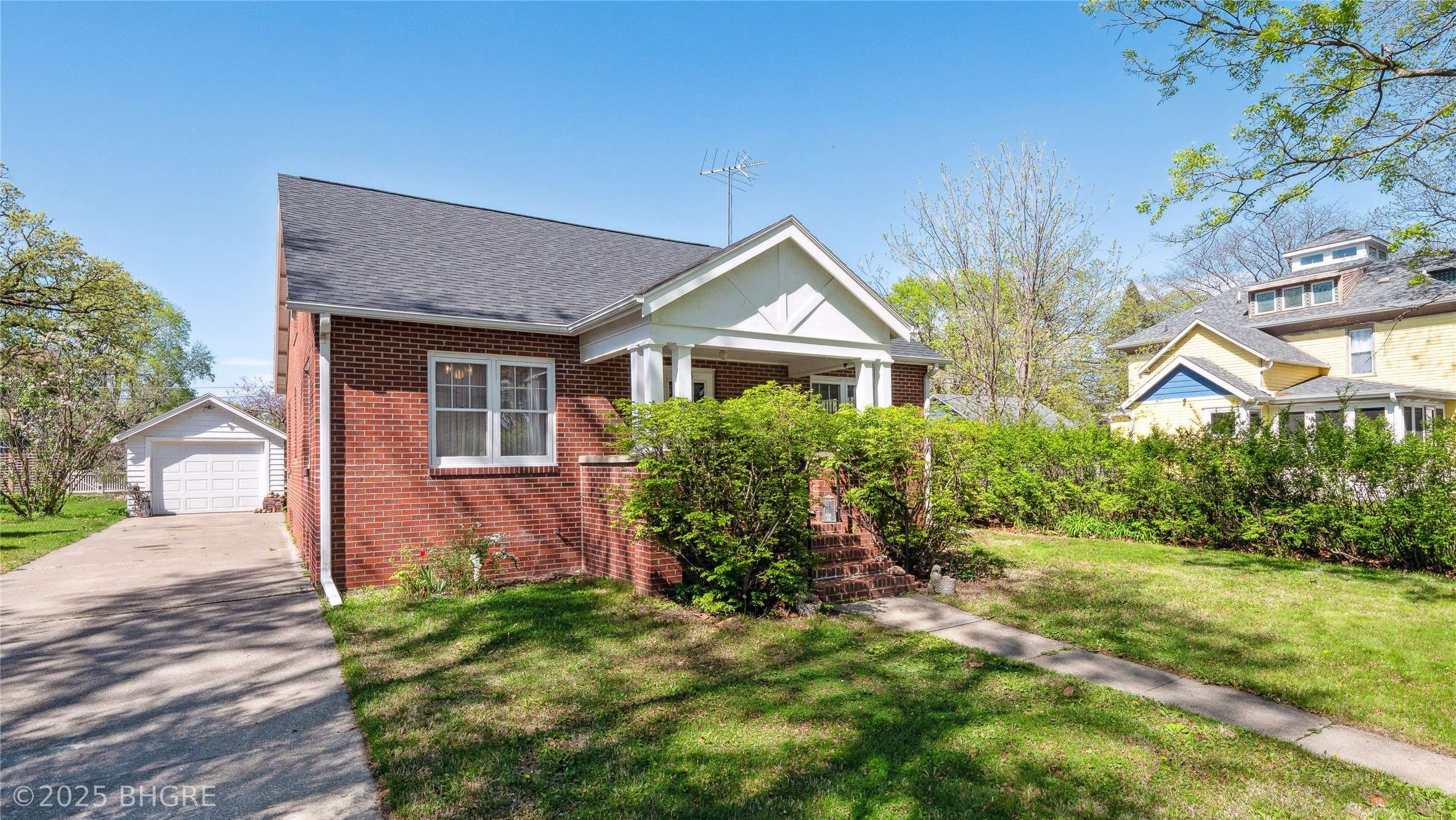 Winterset, IA 50273,315 W Washington Street