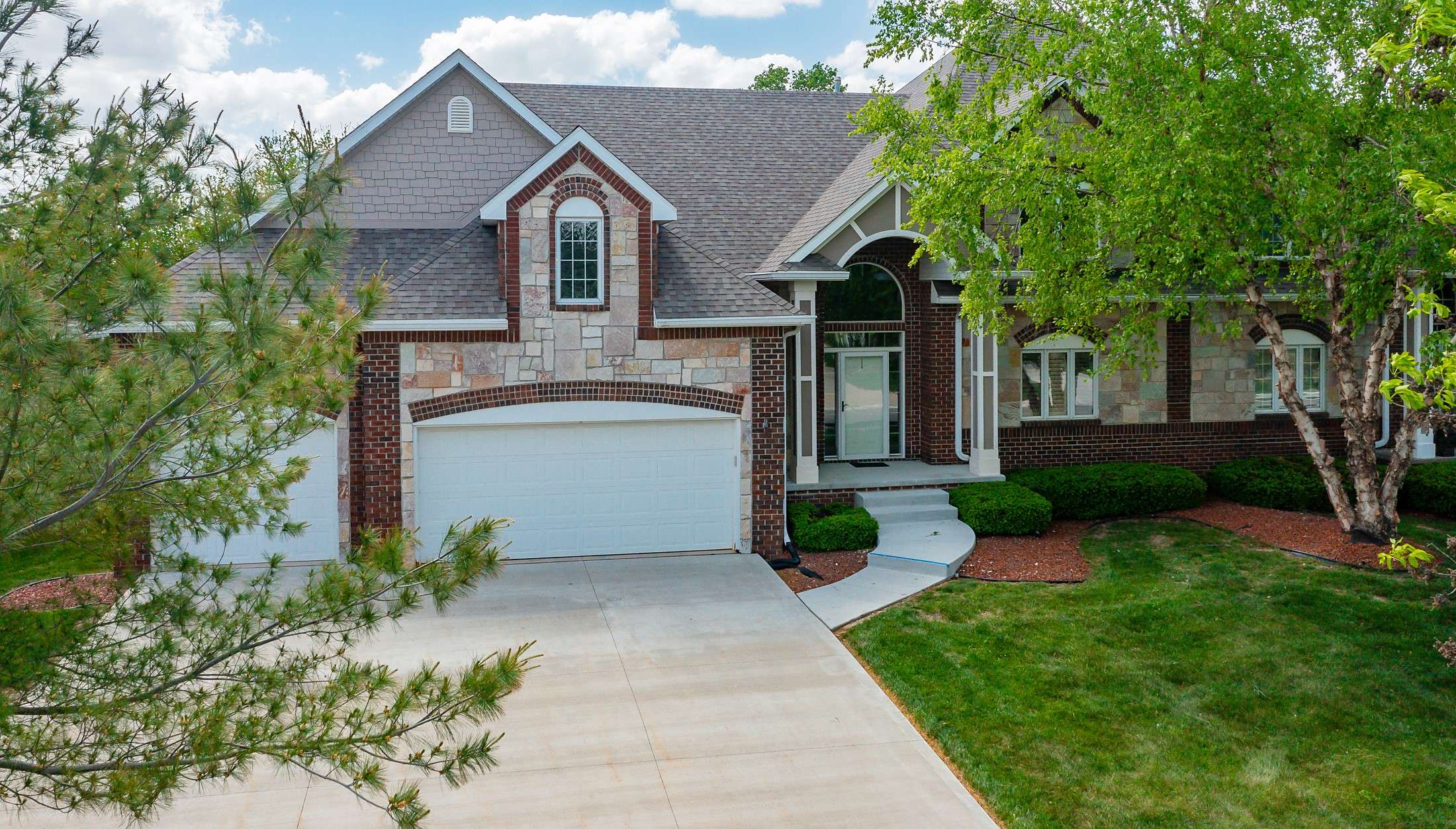 West Des Moines, IA 50266,1259 Glen Oaks Drive