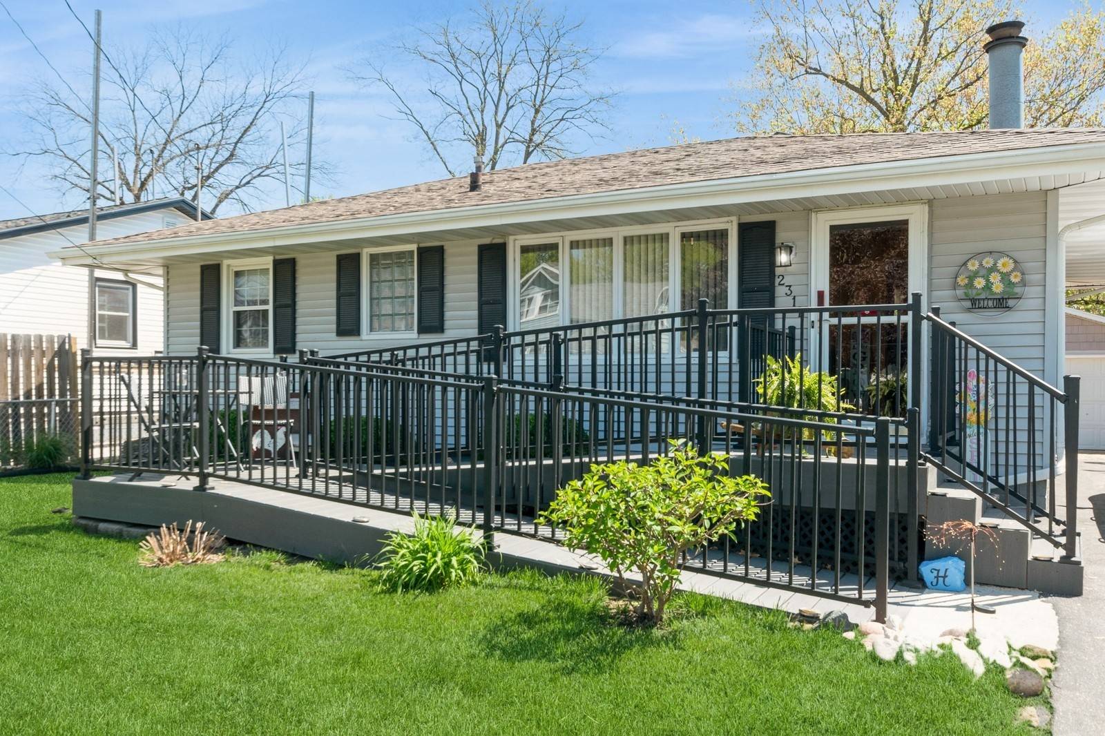 Des Moines, IA 50317,2311 E 39th Street