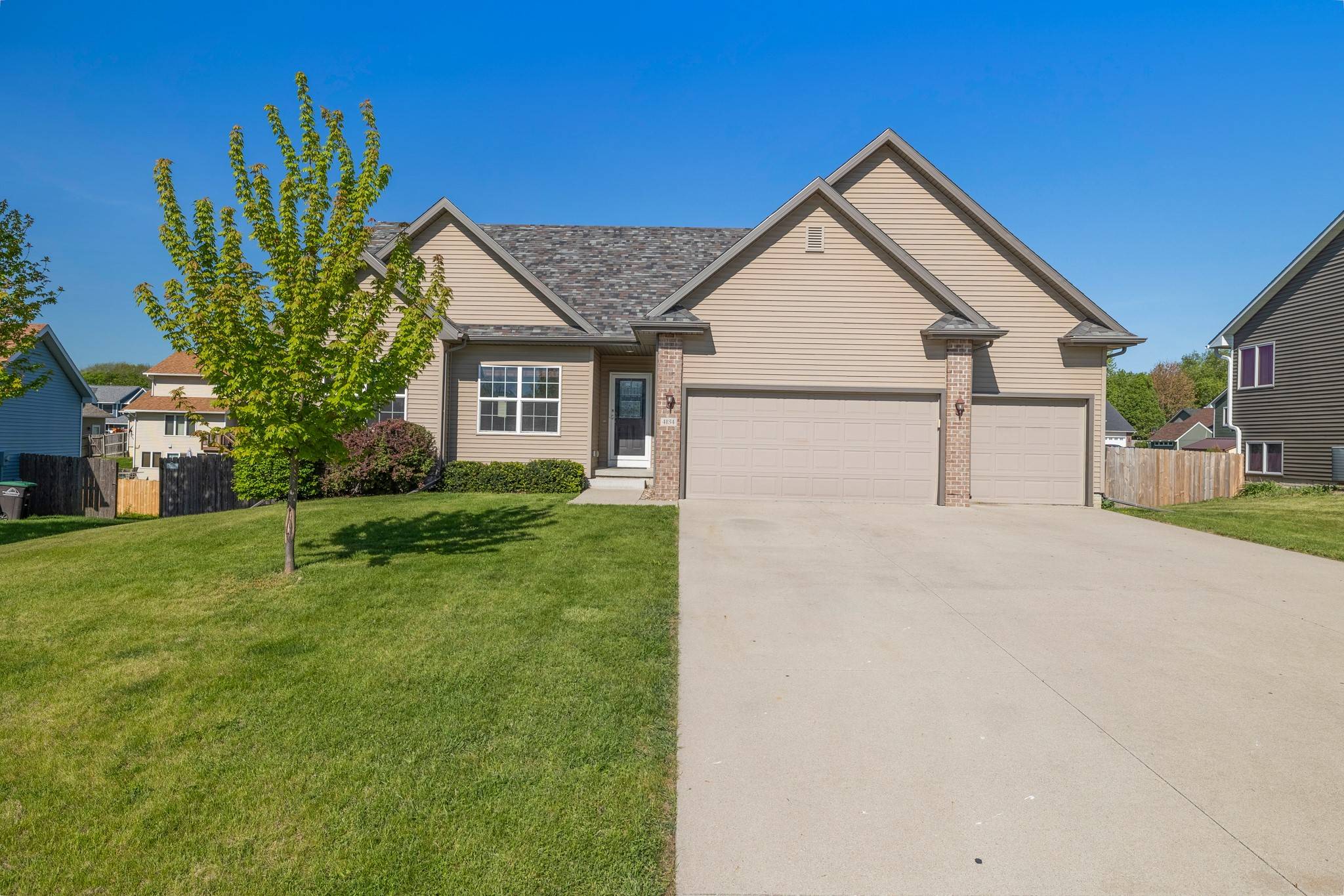 Des Moines, IA 50320,4134 Easter Bay Court