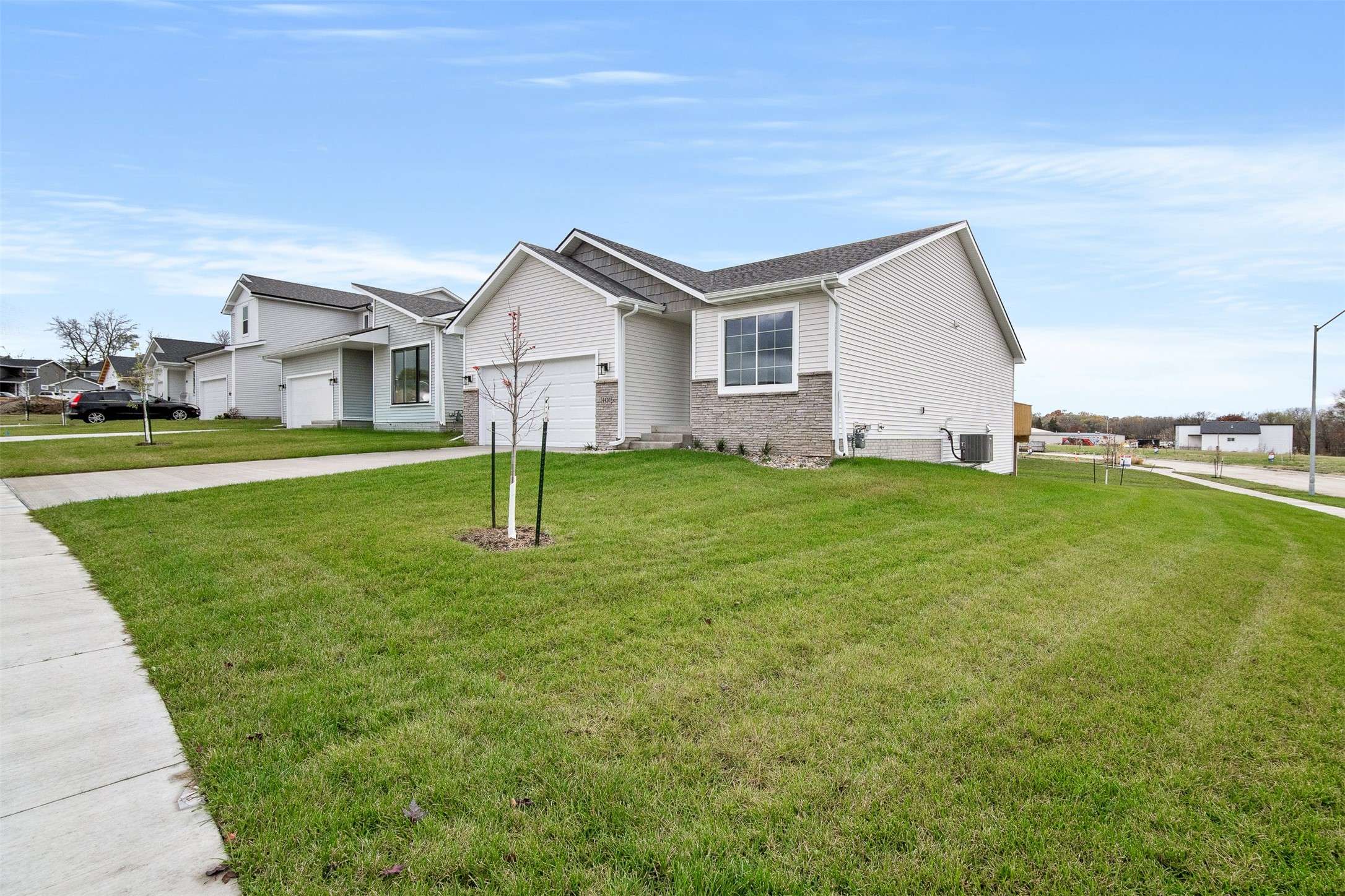 Des Moines, IA 50317,4408 Honey Bee Ridge