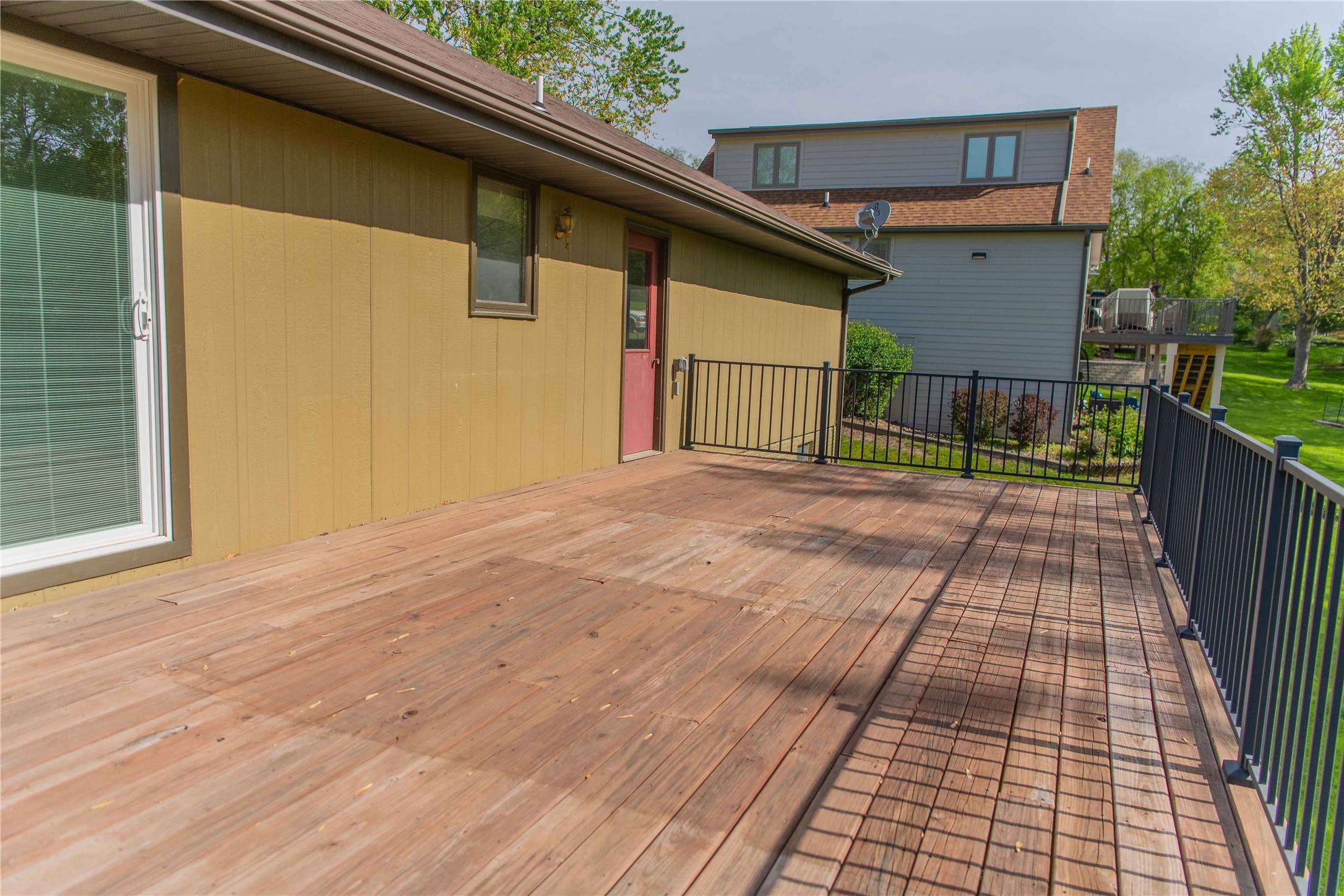 Pella, IA 50219,1546 W 4th Street