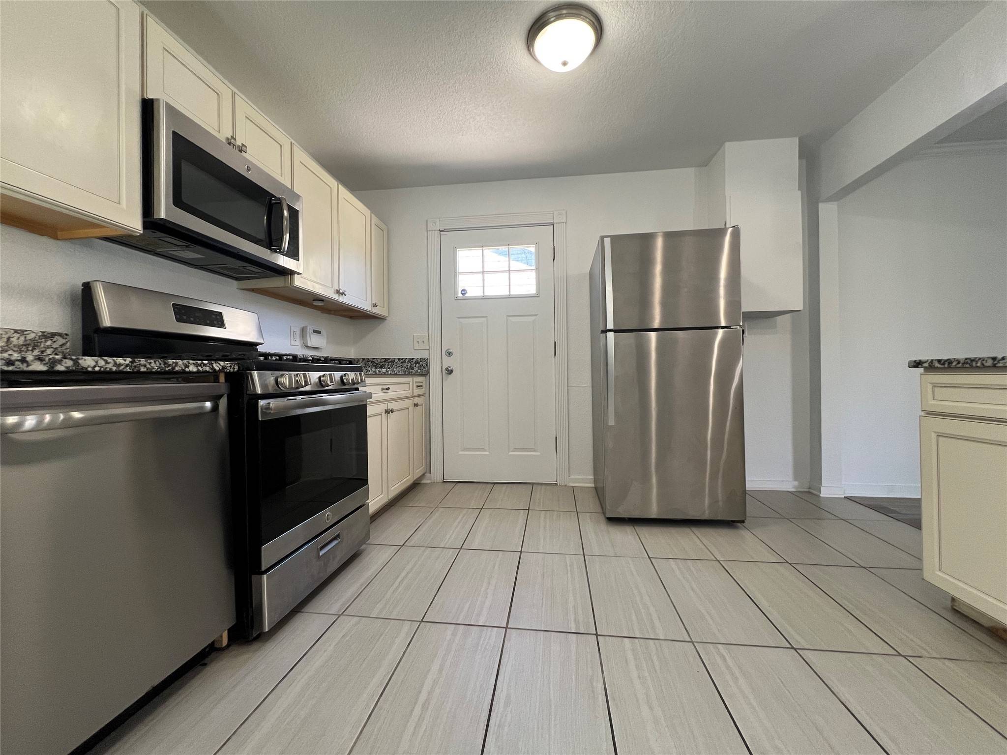 Des Moines, IA 50310,1712 24th Street