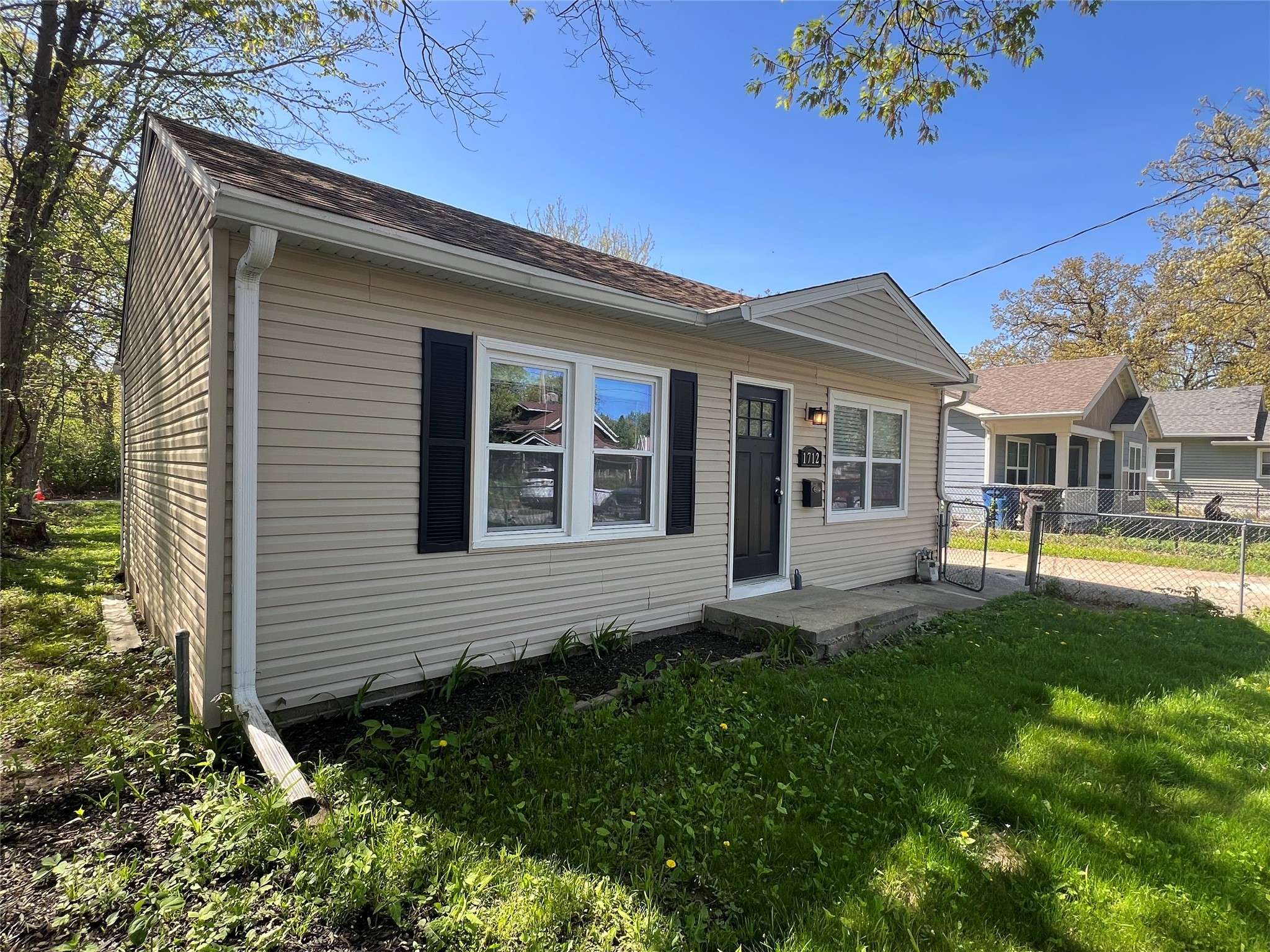 Des Moines, IA 50310,1712 24th Street