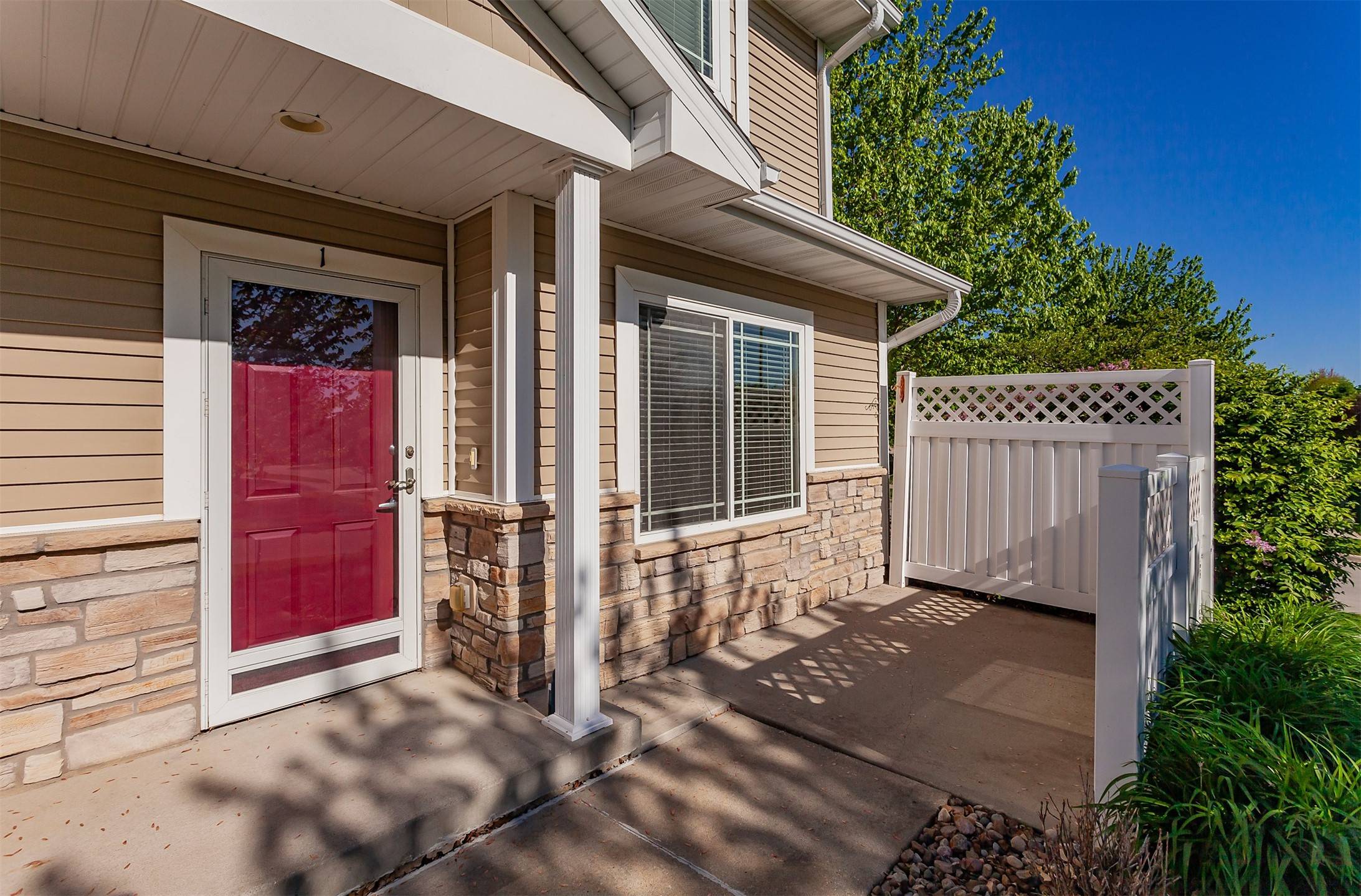 Des Moines, IA 50320,2341 Hart Avenue #1