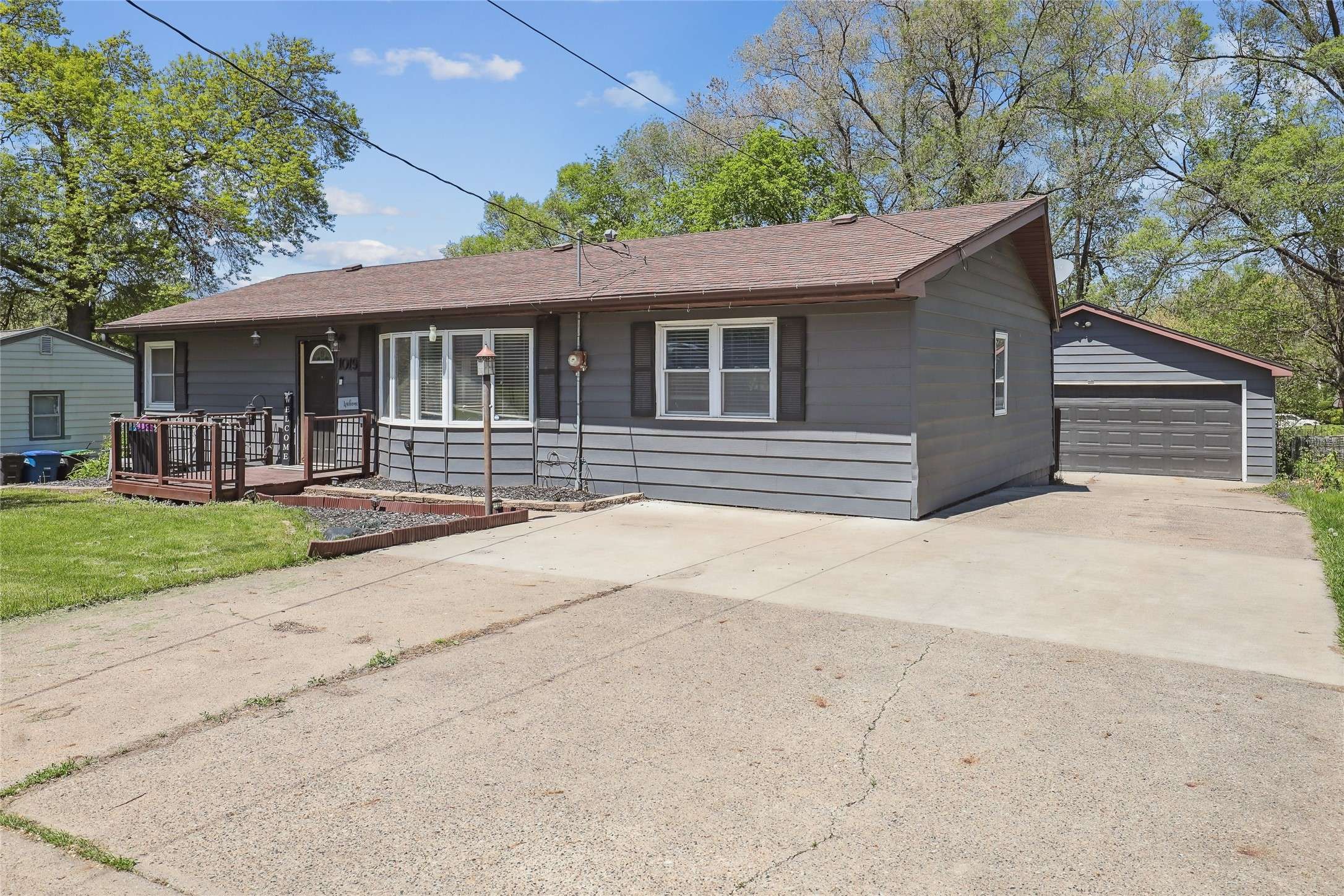 Des Moines, IA 50315,1019 Southdale Drive
