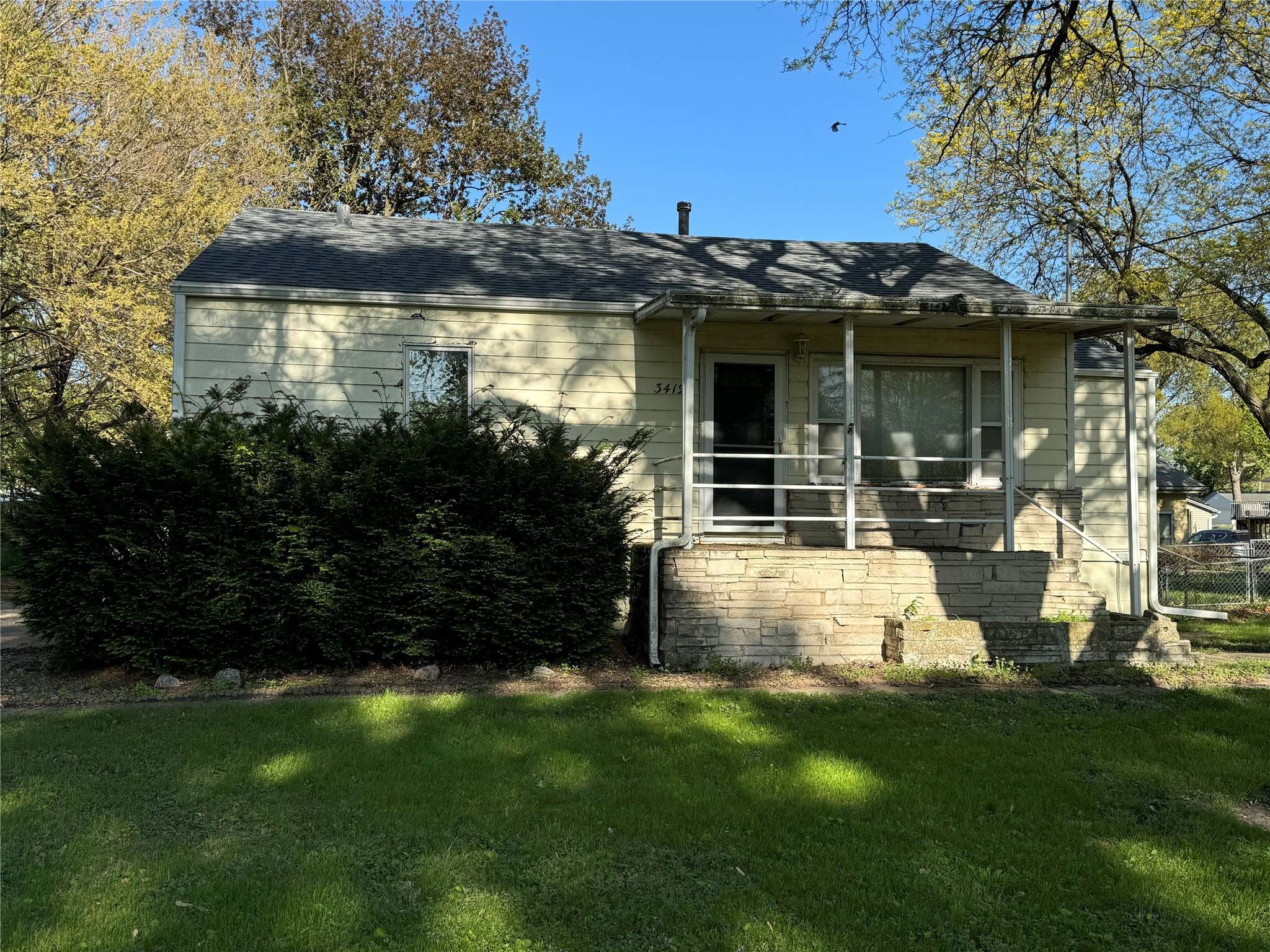 Des Moines, IA 50317,3419 E 37th Street