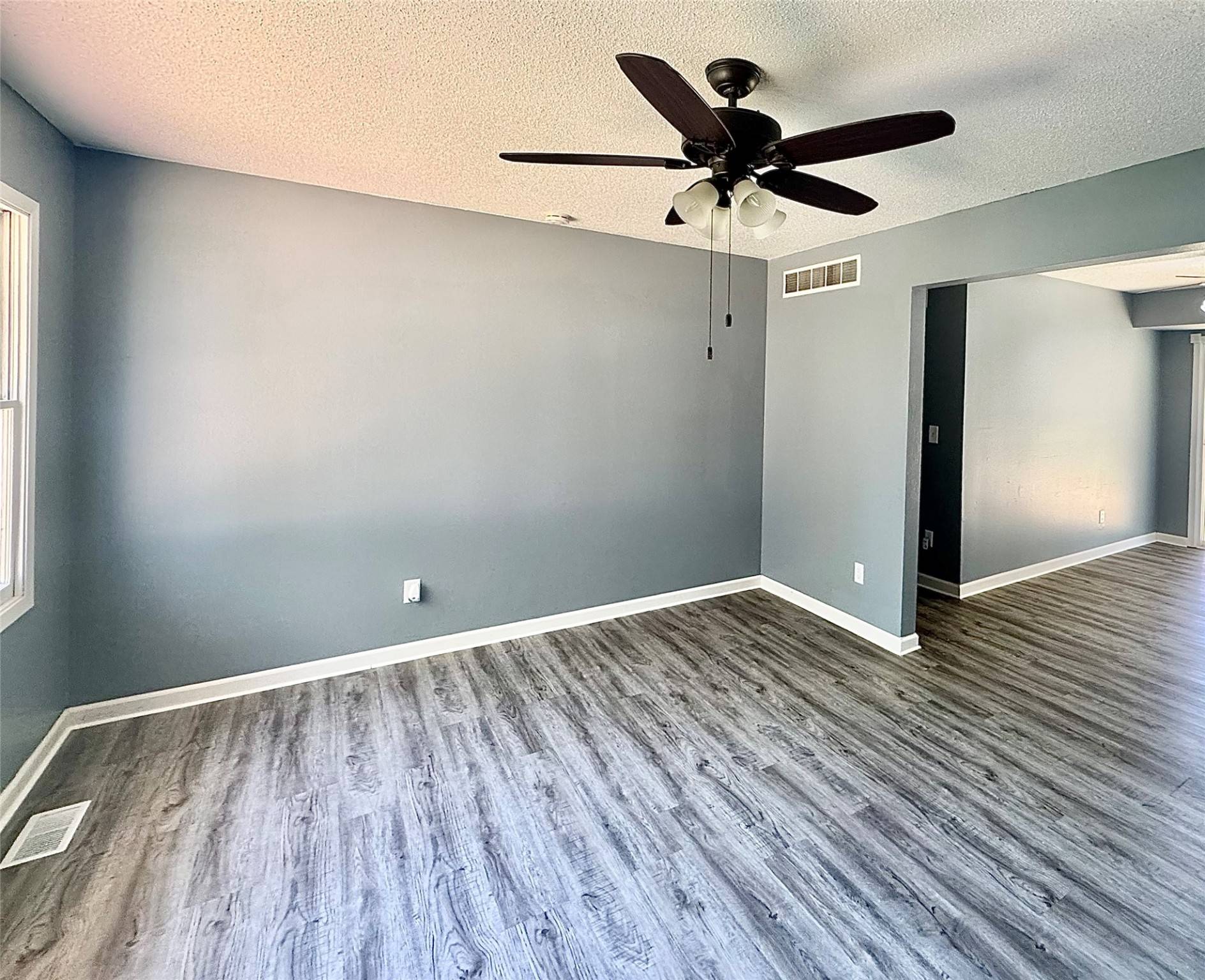 Des Moines, IA 50315,408 E Payton Avenue