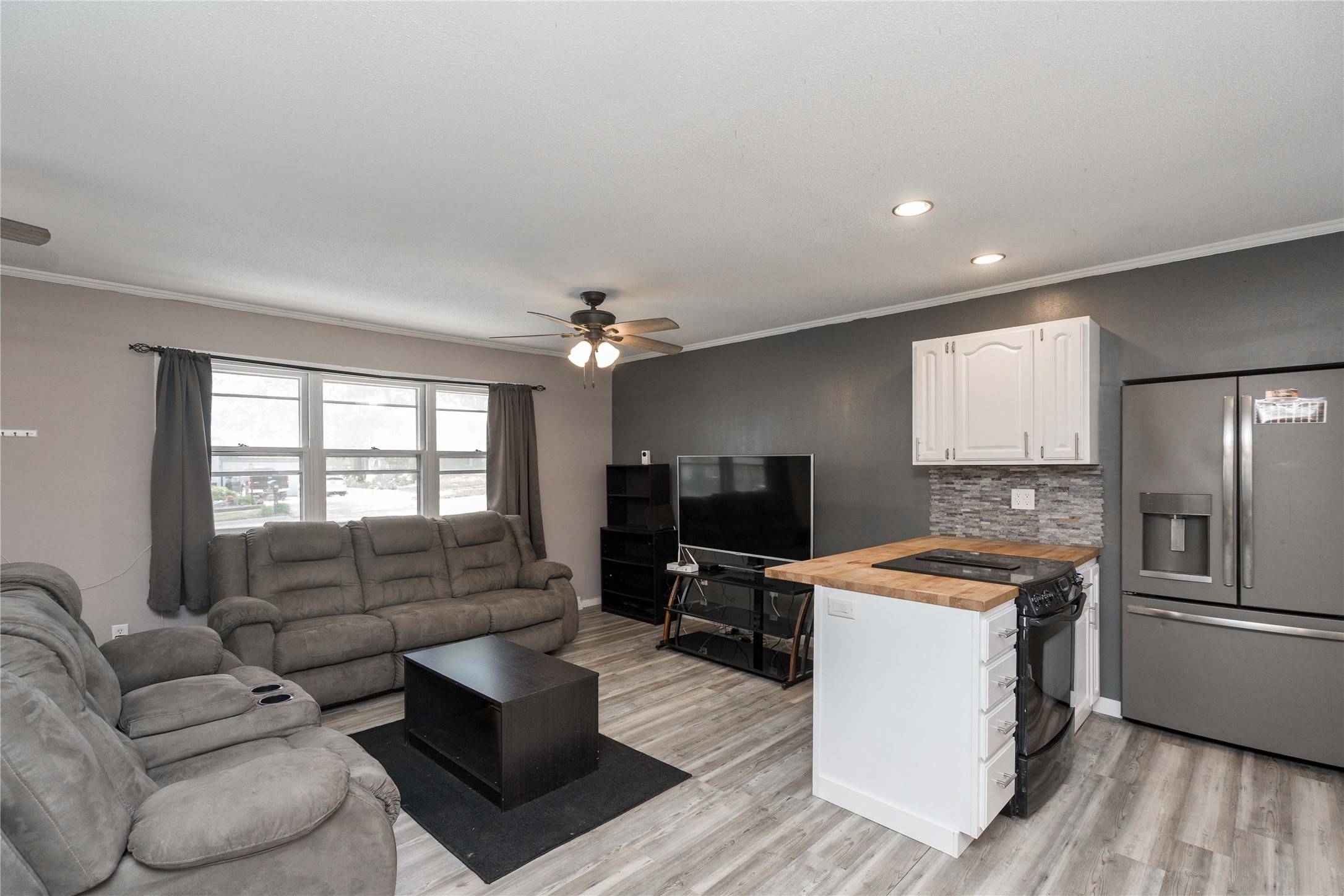 Pleasant Hill, IA 50327,553 Parkwood Boulevard