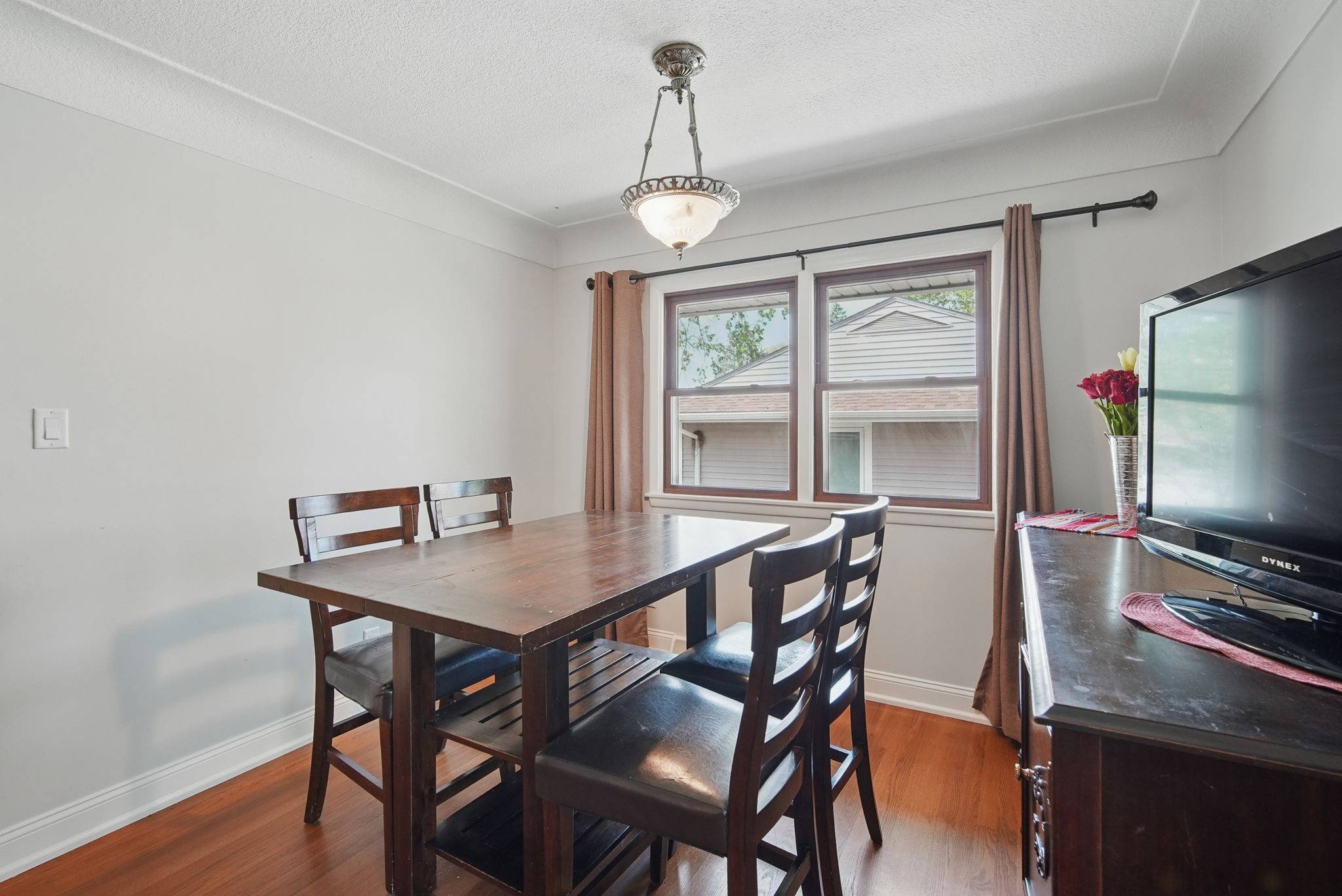 Des Moines, IA 50310,4118 Aurora Avenue