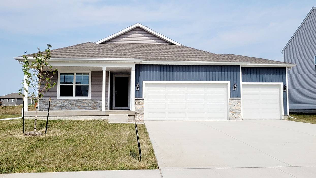 Urbandale, IA 50111,15117 Ironwood Lane