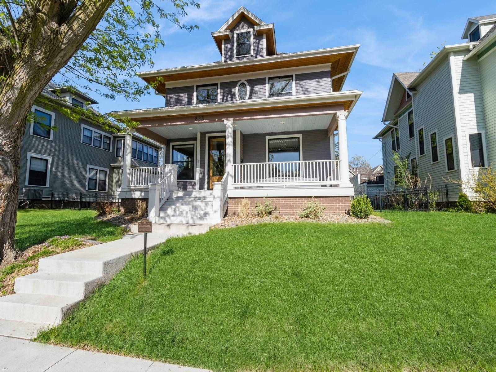 Des Moines, IA 50314,833 19th Street