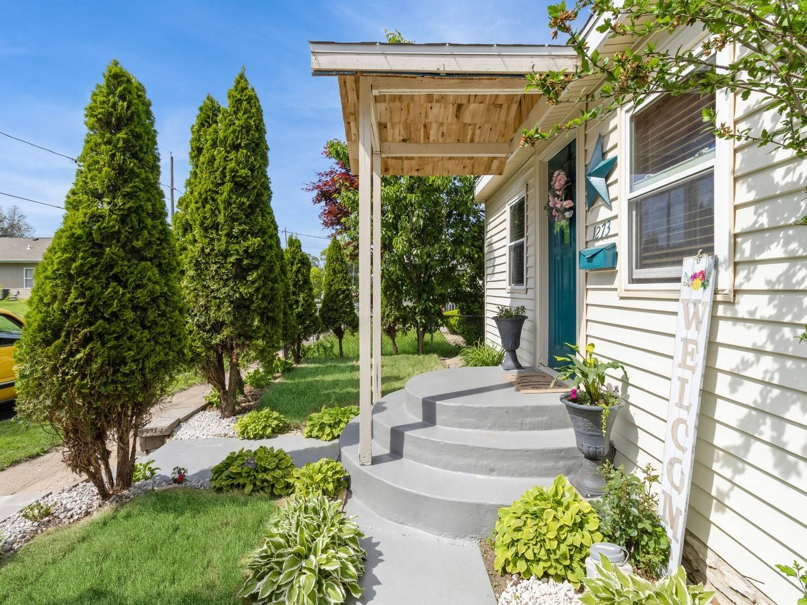 Des Moines, IA 50316,1273 E 18th Street