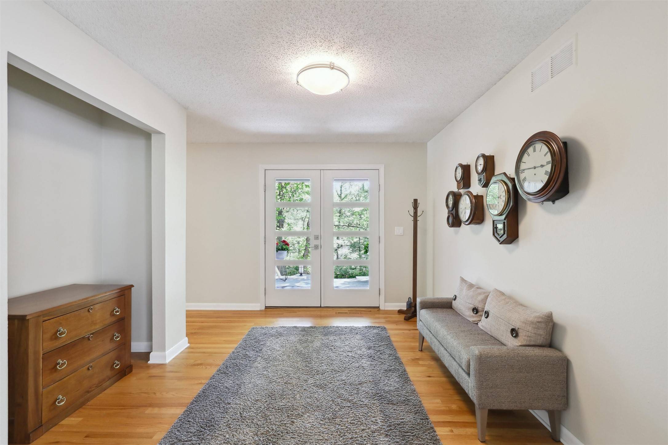 Urbandale, IA 50323,13282 Oak Brook Drive