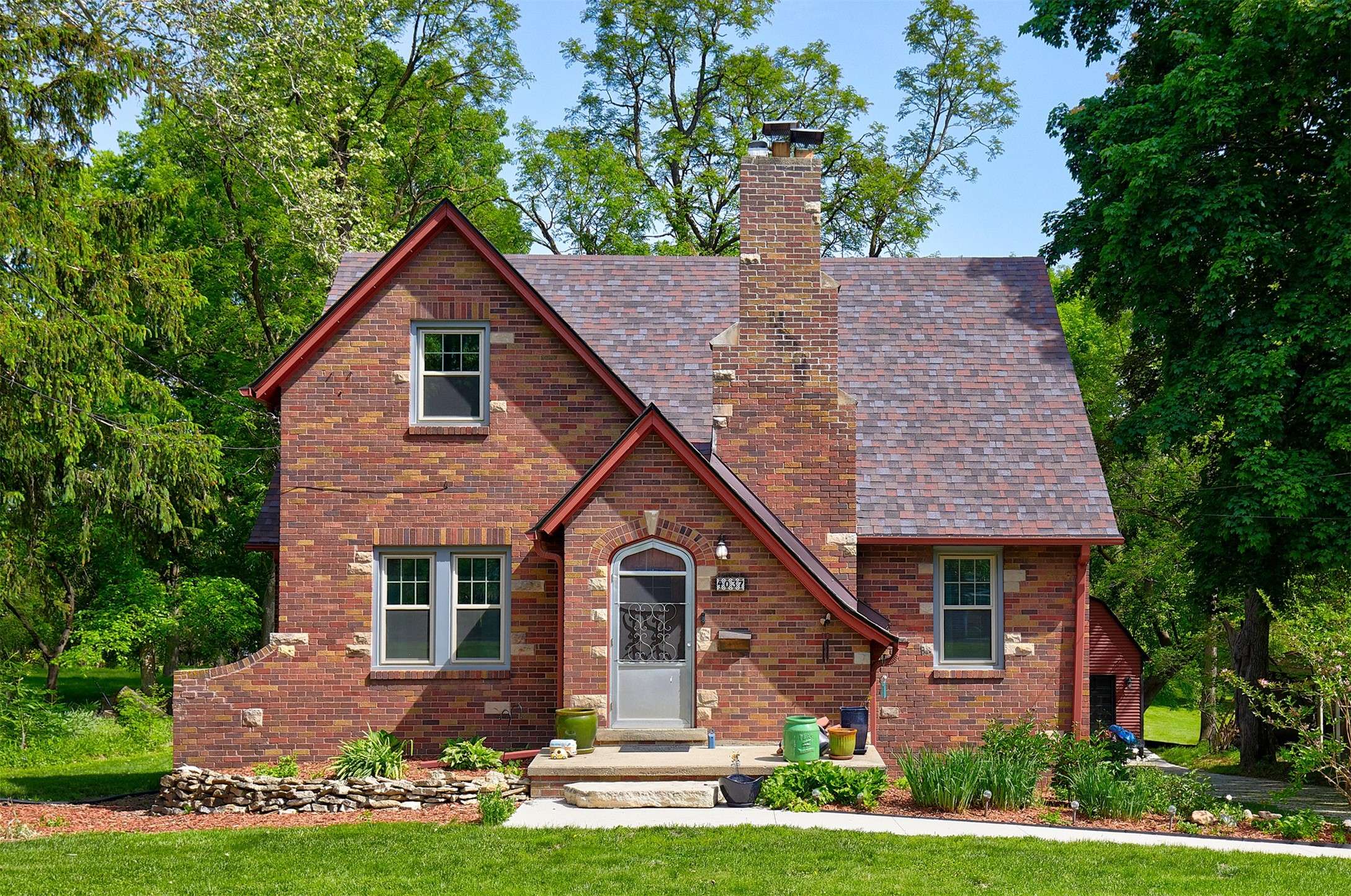 Des Moines, IA 50310,4037 Amick Avenue