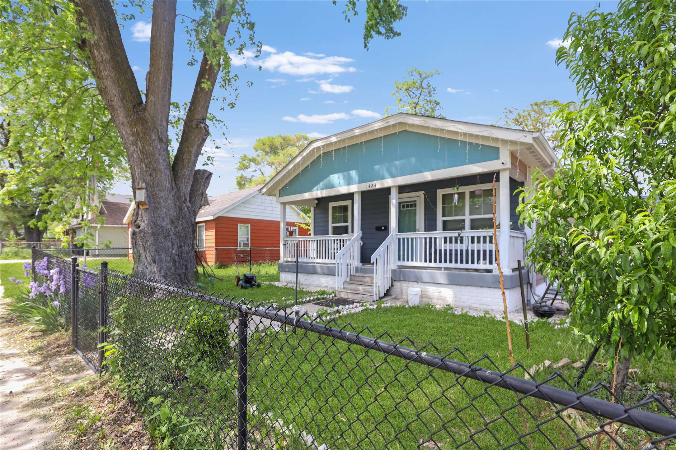 Des Moines, IA 50316,1424 Cleveland Avenue