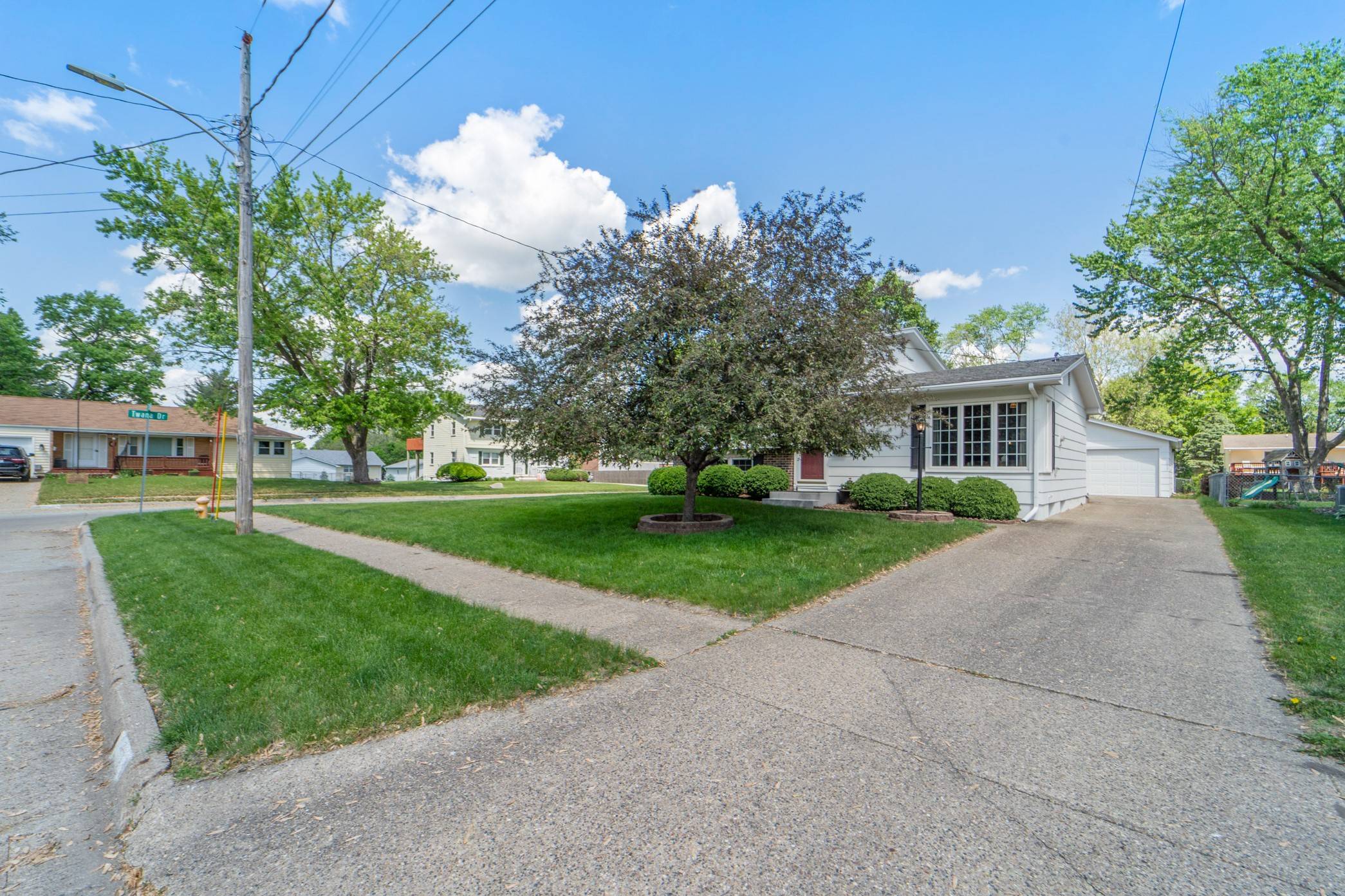 Urbandale, IA 50322,4313 69th Street