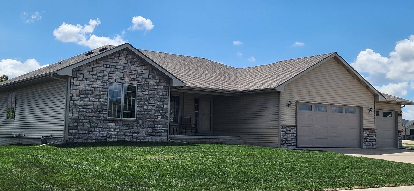 Altoona, IA 50009,1415 Lake Shore Circle SE