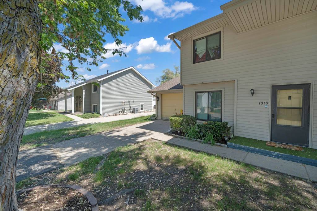 Ames, IA 50014,1308 Idaho Avenue