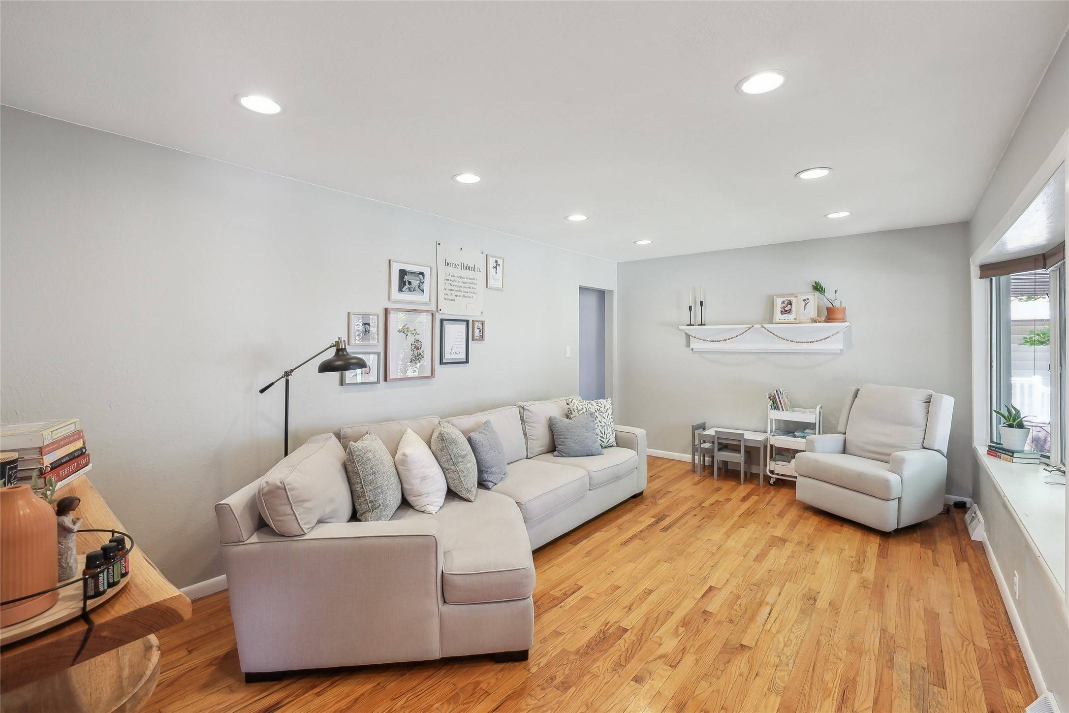 Des Moines, IA 50317,3228 E 26th Street