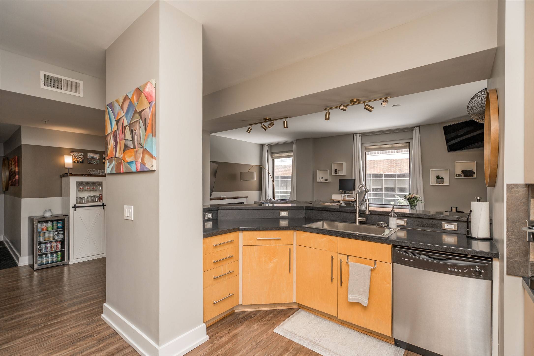 Des Moines, IA 50309,400 Walnut Street #201