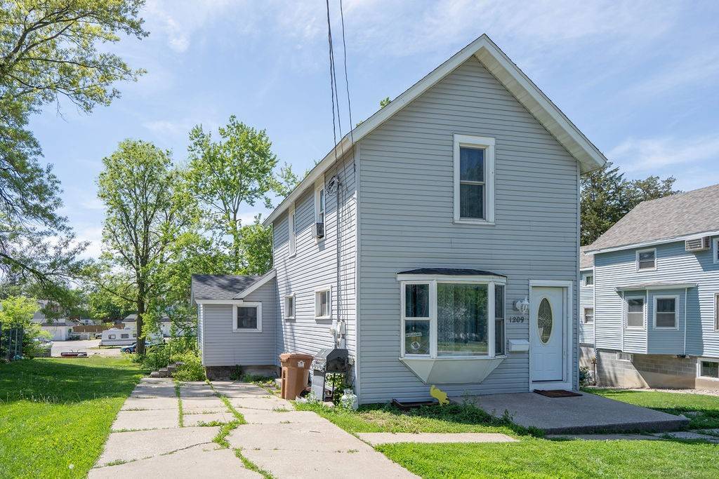Grinnell, IA 50112,1209 Spencer Street