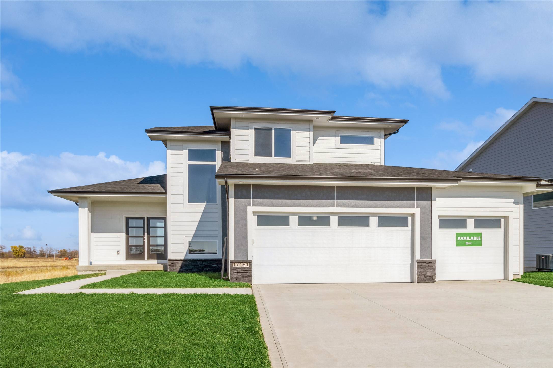 Urbandale, IA 50323,17151 Plum Drive